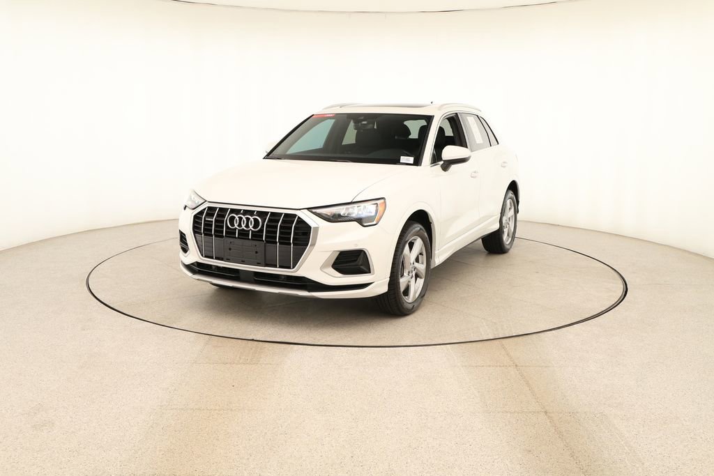 Used 2020 Audi Q3 2.0T Premium w/ Convenience Package AWD/4WD image 12