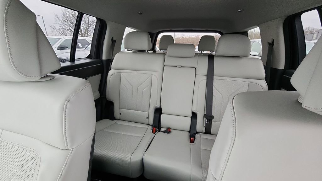 Used 2025 Hyundai Santa Fe SEL image 25