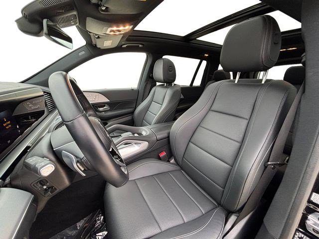 Used 2025 Mercedes-Benz GLS 450 4MATIC image 11