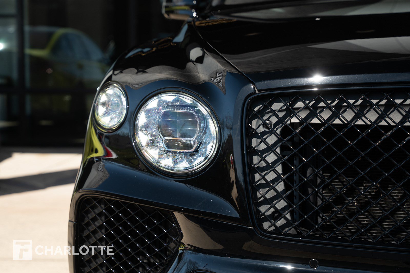 Used 2025 Bentley Bentayga AWD/4WD image 5