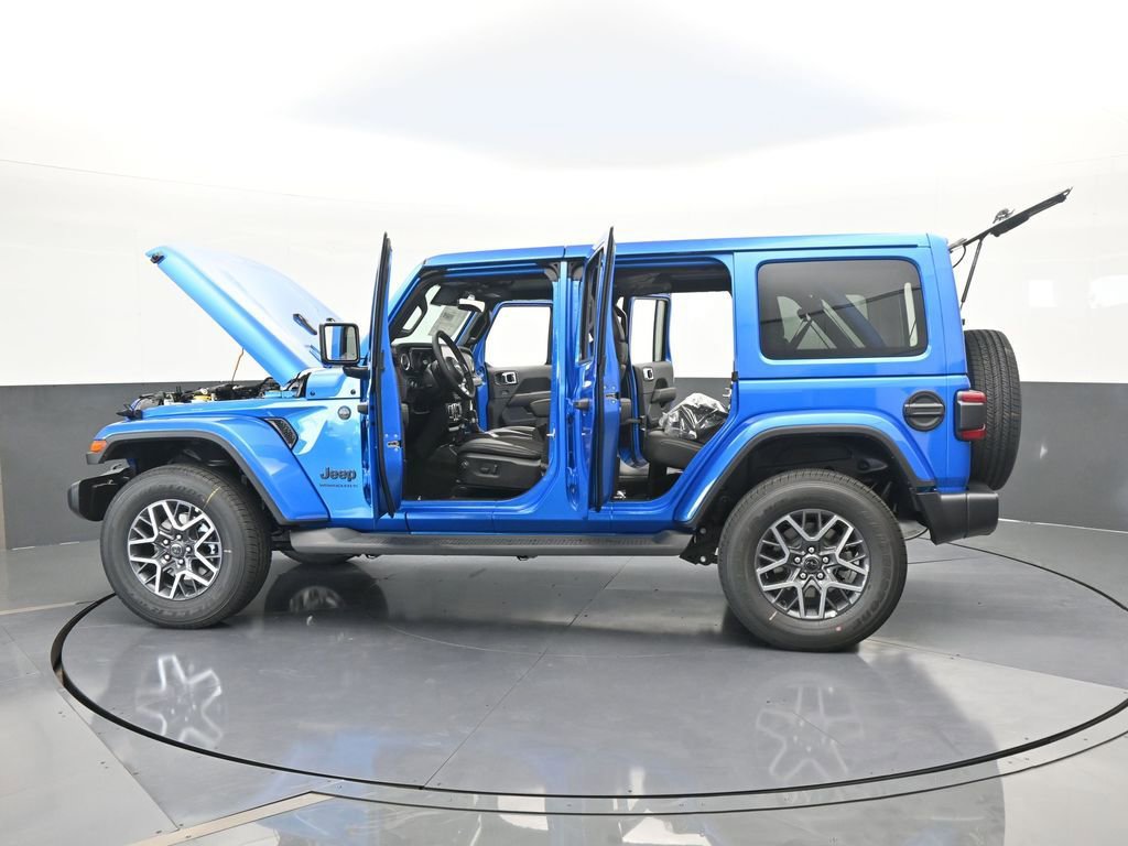Used 2025 Jeep Wrangler Unlimited Sahara AWD/4WD image 72