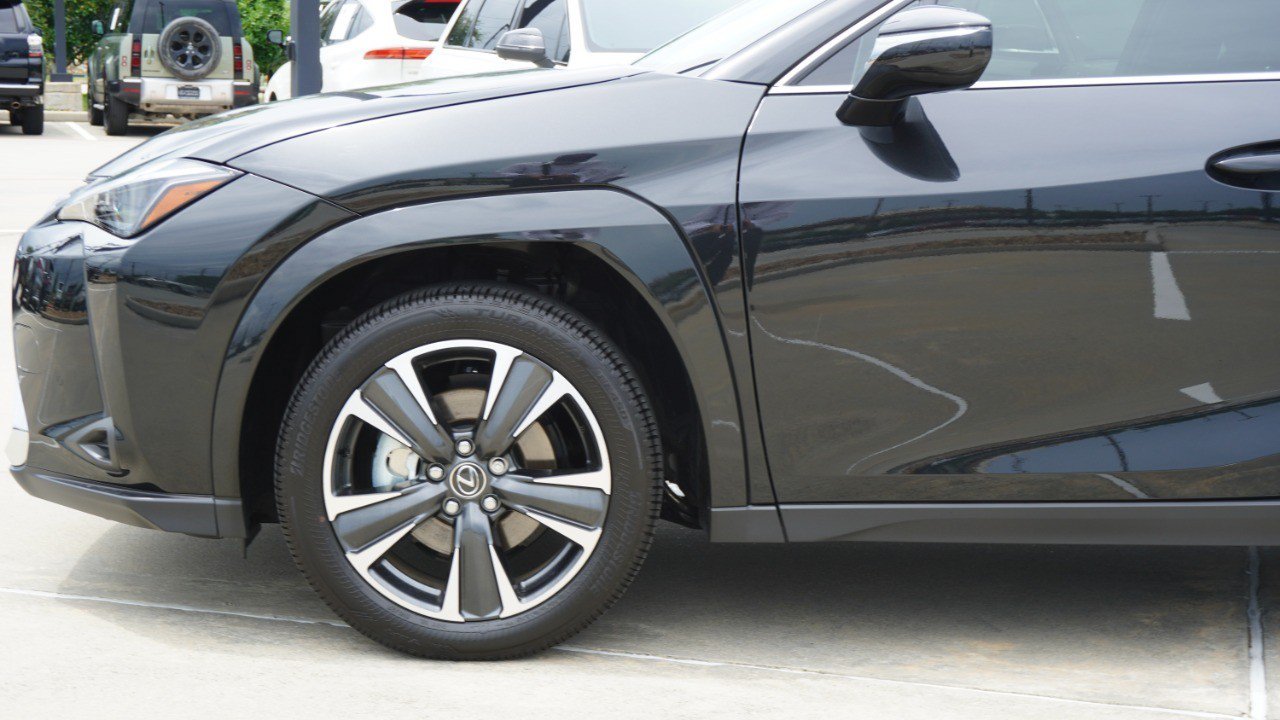 Certified 2026 Lexus UX 300h FWD w/ Accessory Package (2T) image 10
