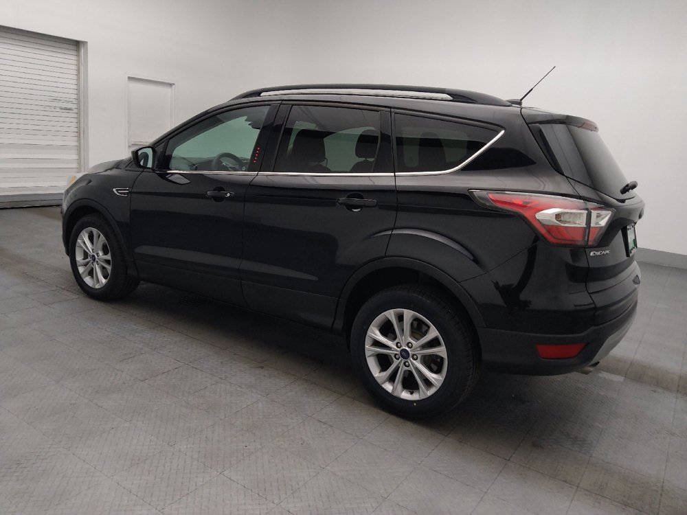 Used 2017 Ford Escape SE w/ Equipment Group 201A FWD image 3