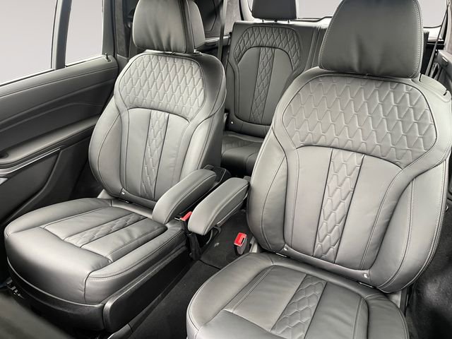 New 2026 BMW X7 M60i image 13