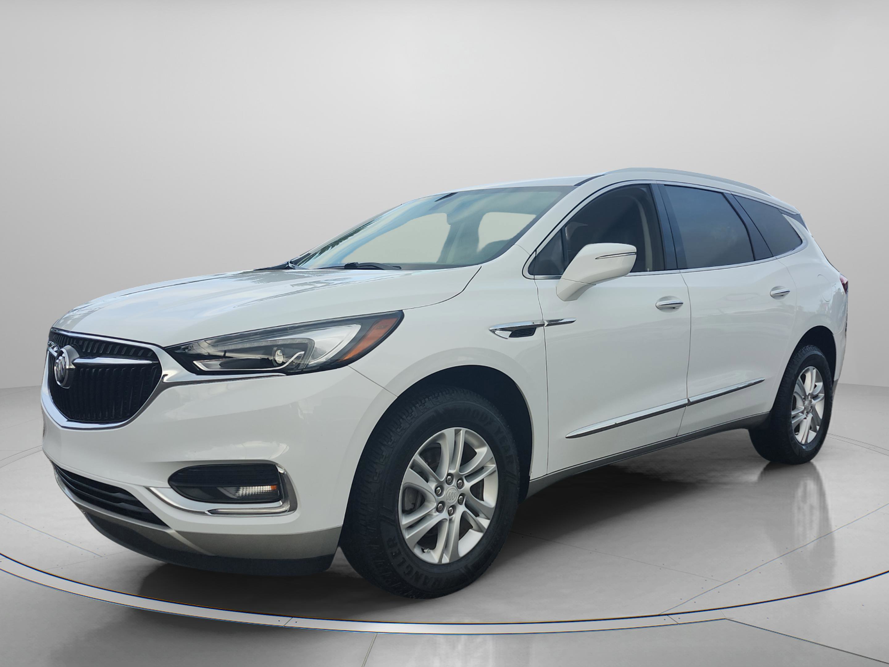 Used 2020 Buick Enclave Essence w/ Sound and Sites Package image 2