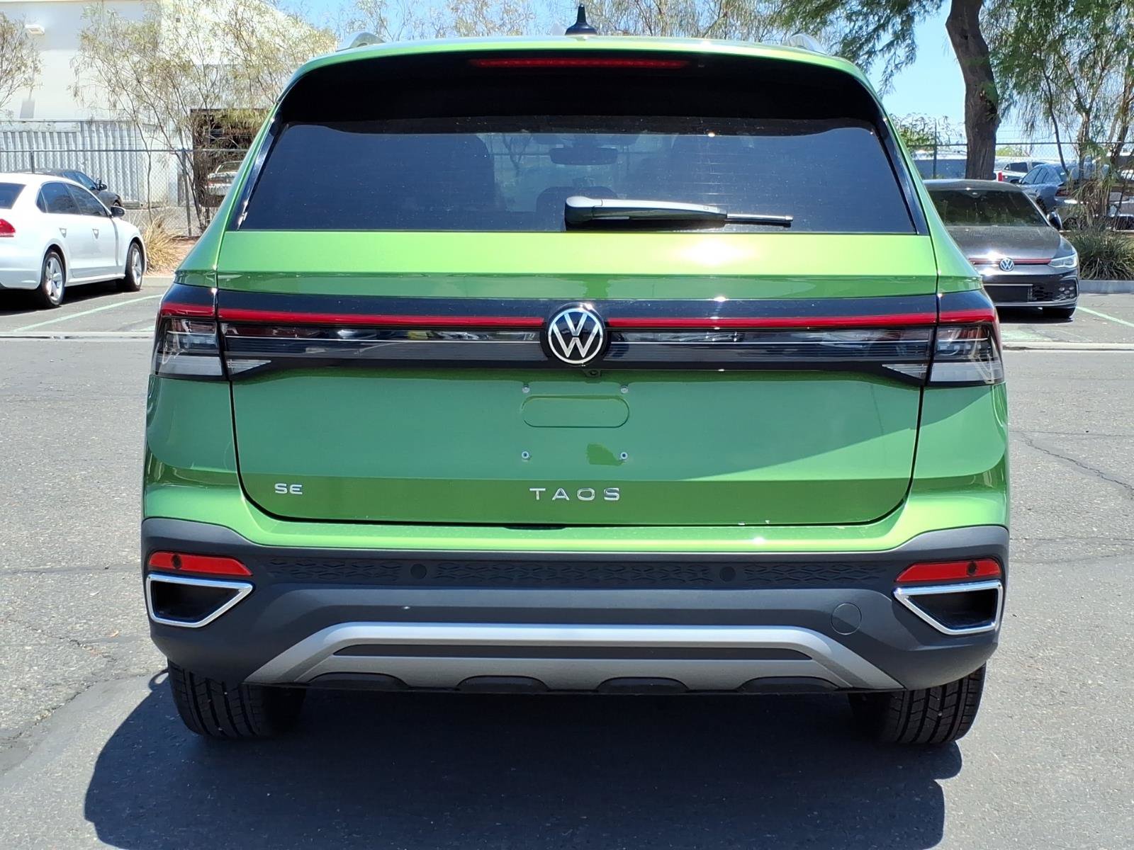 New 2026 Volkswagen Taos SE FWD image 6