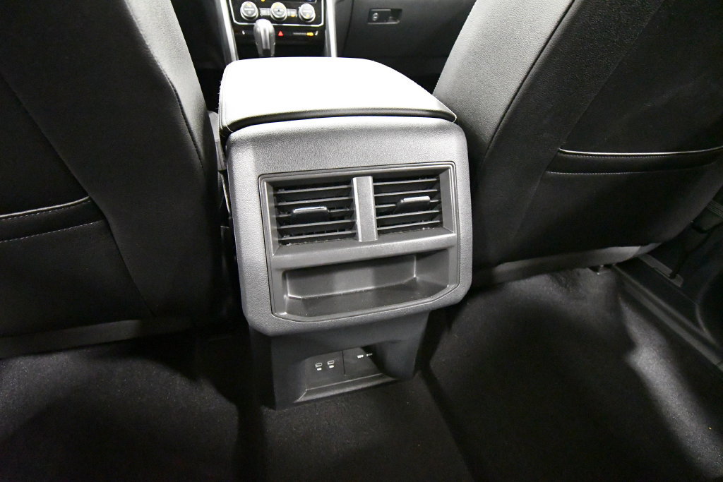 Used 2023 Volkswagen Atlas Cross Sport SE AWD/4WD image 16