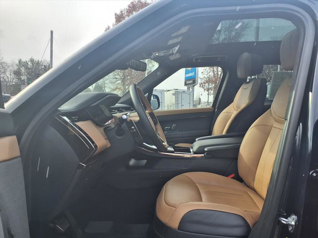 Used 2025 Land Rover Range Rover Sport Autobiography image 11