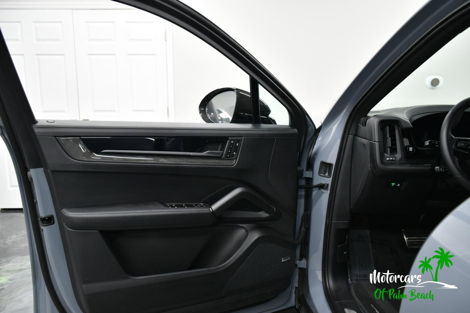 Used 2024 Porsche Cayenne Turbo GT image 21