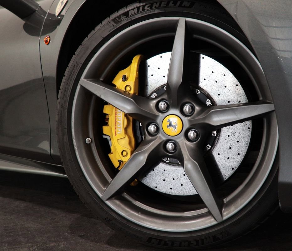 Used 2016 Ferrari 488 GTB image 15