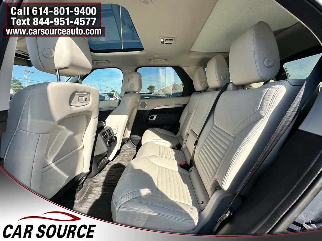 Used 2025 Land Rover Discovery Dynamic SE AWD/4WD image 15