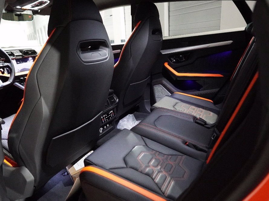 Used 2025 Lamborghini Urus SE AWD/4WD image 17