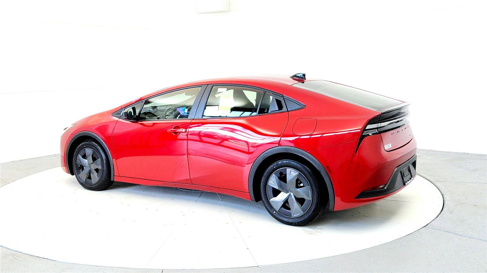New 2026 Toyota Prius Plug-In Hybrid FWD image 4