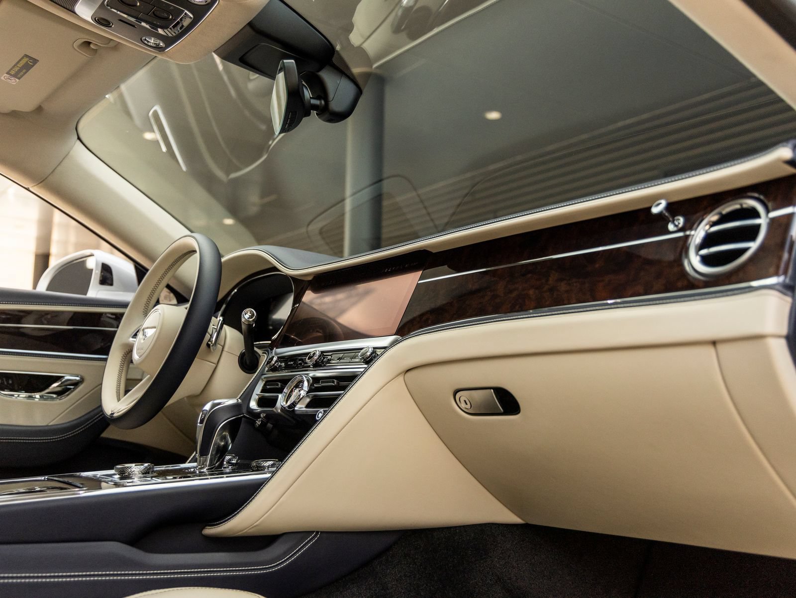 Used 2026 Bentley Flying Spur V8 AWD/4WD image 52
