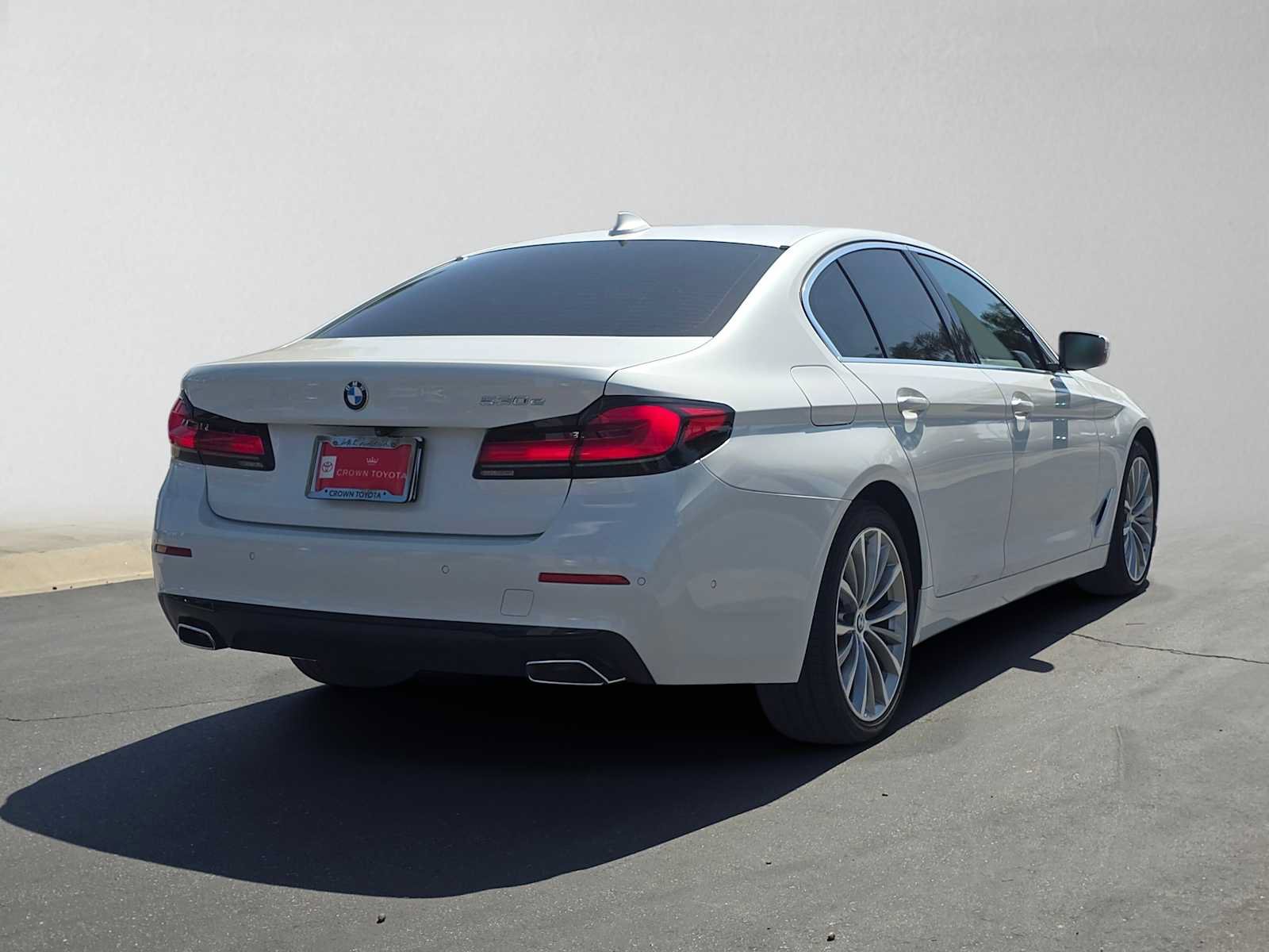 Used 2021 BMW 530e w/ Parking Assistance Package RWD image 3