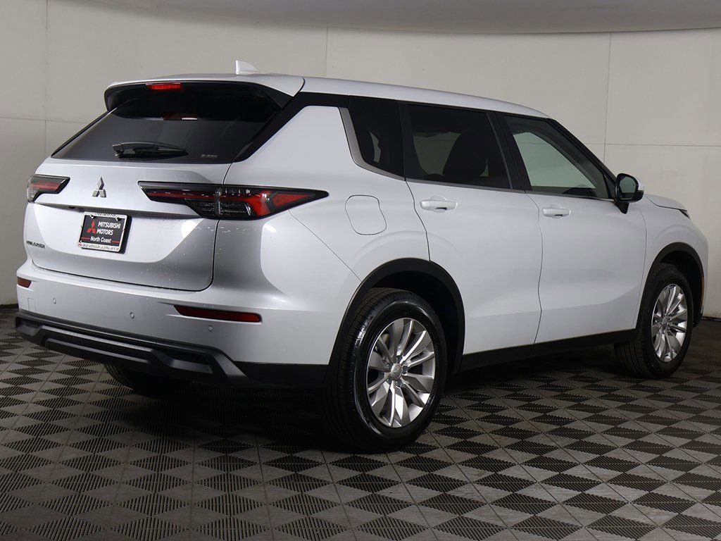 New 2026 Mitsubishi Outlander ES AWD/4WD image 9