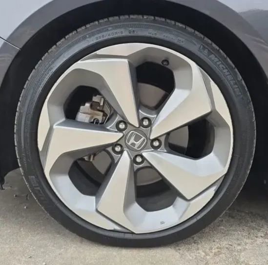 Used 2018 Honda Accord Touring image 60