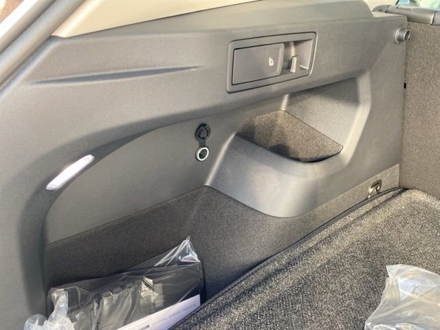 New 2026 Volkswagen Tiguan SE image 55