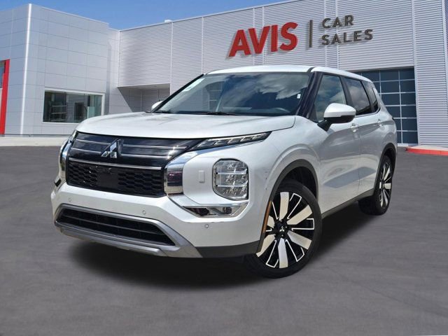 Used 2025 Mitsubishi Outlander AWD image 1