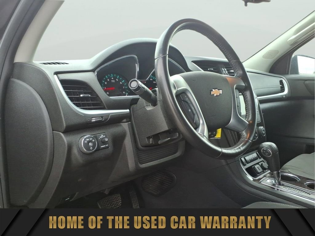 Used 2017 Chevrolet Traverse LT w/ Style and Technology Package FWD image 16