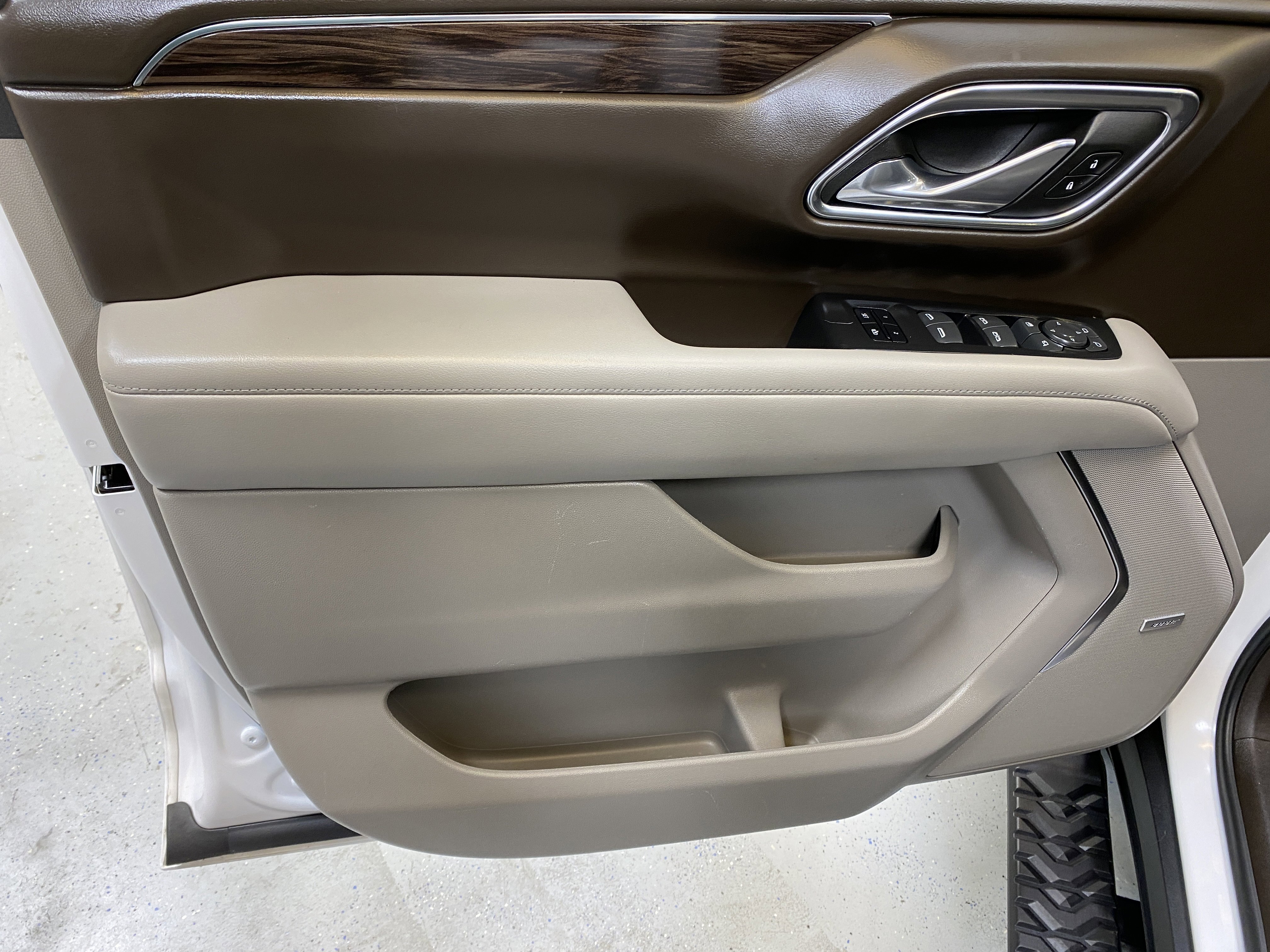 Used 2023 Chevrolet Tahoe Z71 w/ Z71 Off-Road Package image 21