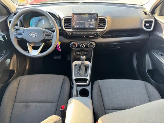 Used 2025 Hyundai Venue SE image 11