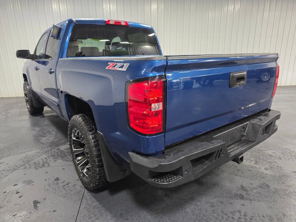Used 2018 Chevrolet Silverado 1500 LT w/ All Star Edition AWD/4WD image 3