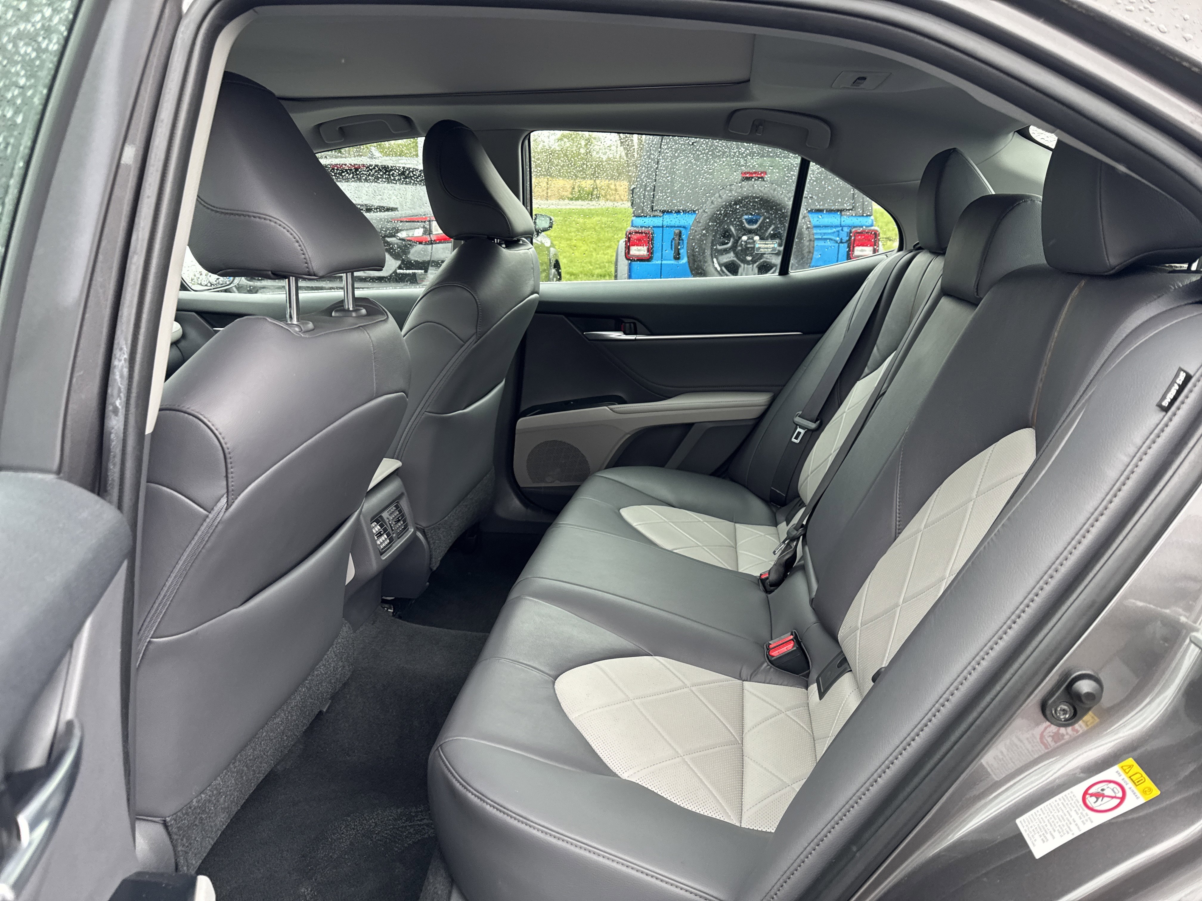 Used 2018 Toyota Camry XLE FWD image 22