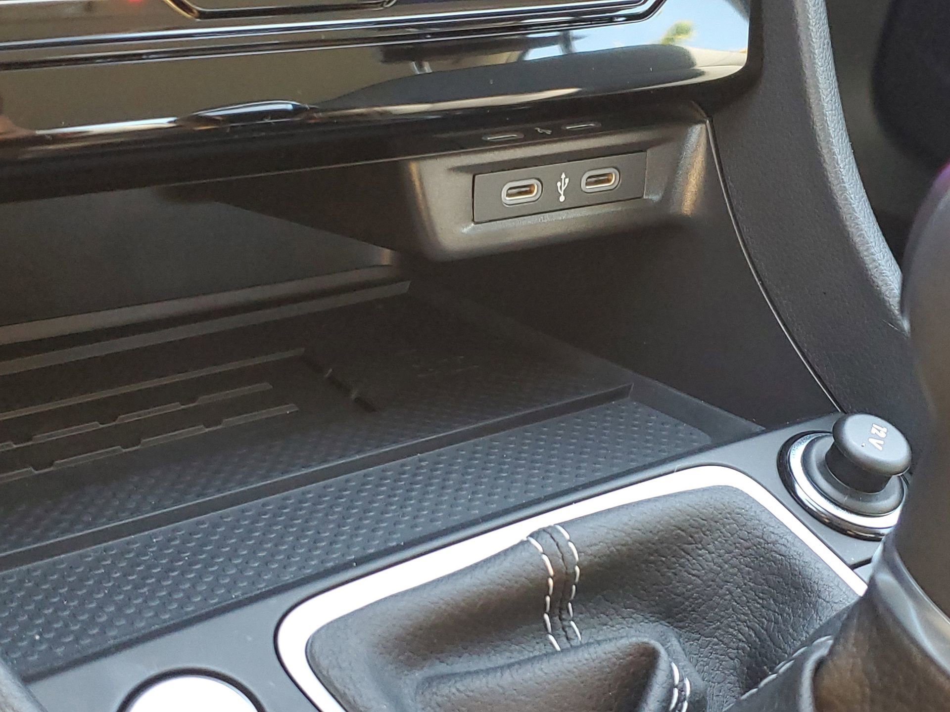 Used 2025 Volkswagen Jetta SE image 28