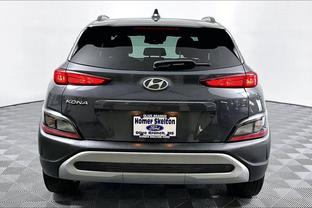 Used 2023 Hyundai Kona SEL w/ Convenience Package FWD image 4