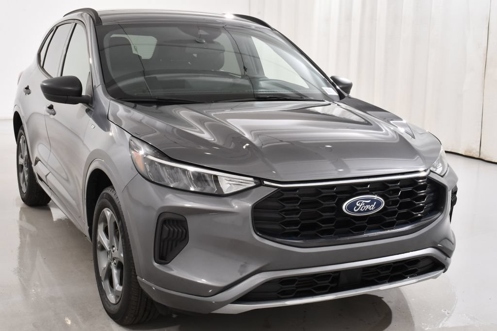 Used 2024 Ford Escape ST-Line w/ Tech Pack #1 AWD/4WD image 4