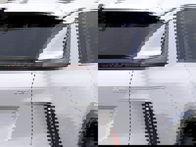 New 2025 Cadillac Lyriq Luxury AWD/4WD image 11