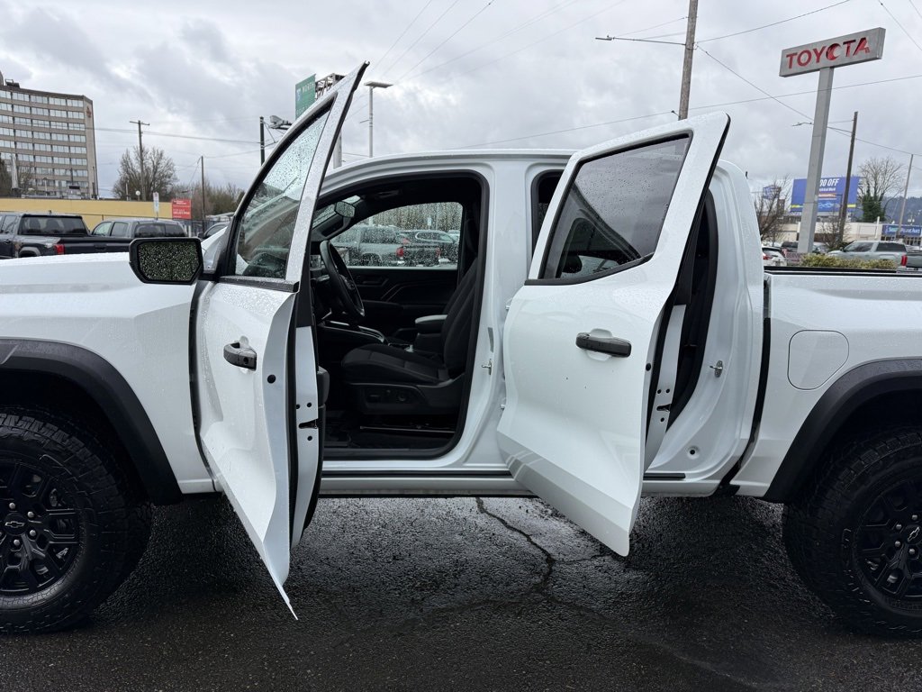 Used 2024 Chevrolet Colorado Trail Boss image 16