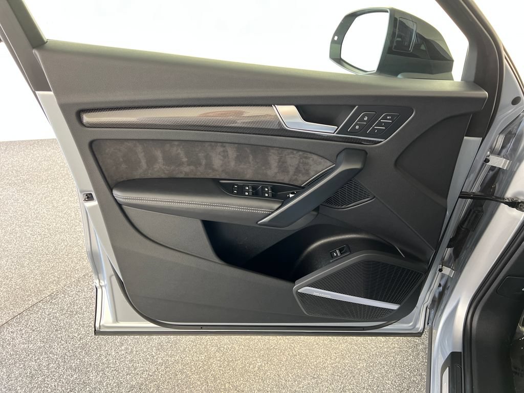 Used 2019 Audi SQ5 Premium Plus w/ Premium Plus Package AWD/4WD image 12