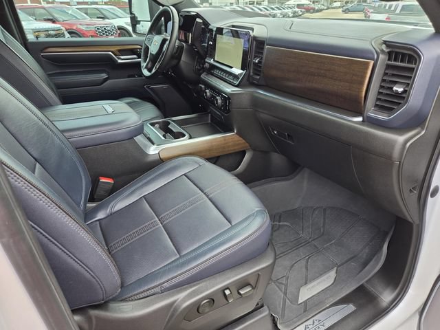 Used 2024 Chevrolet Silverado 3500 High Country w/ Technology Package AWD/4WD image 19