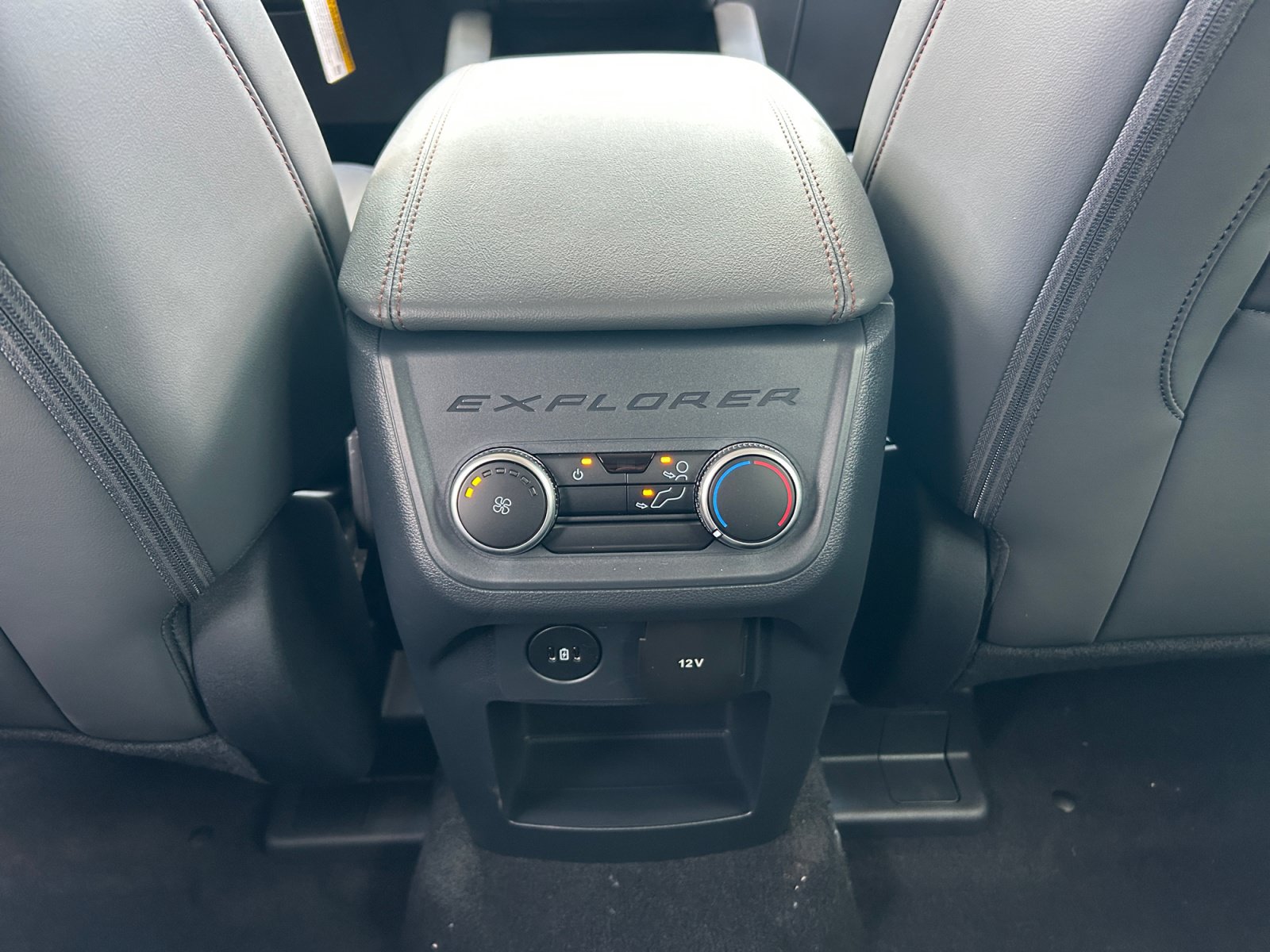 New 2026 Ford Explorer Active w/ Active Comfort Package RWD image 32