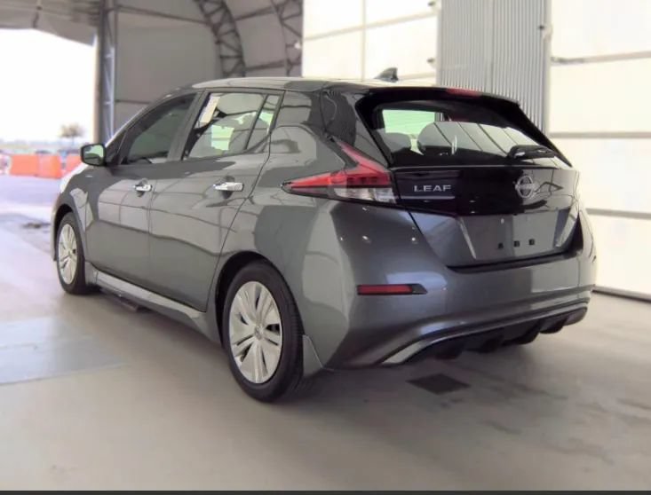 Used 2025 Nissan Leaf S FWD image 3
