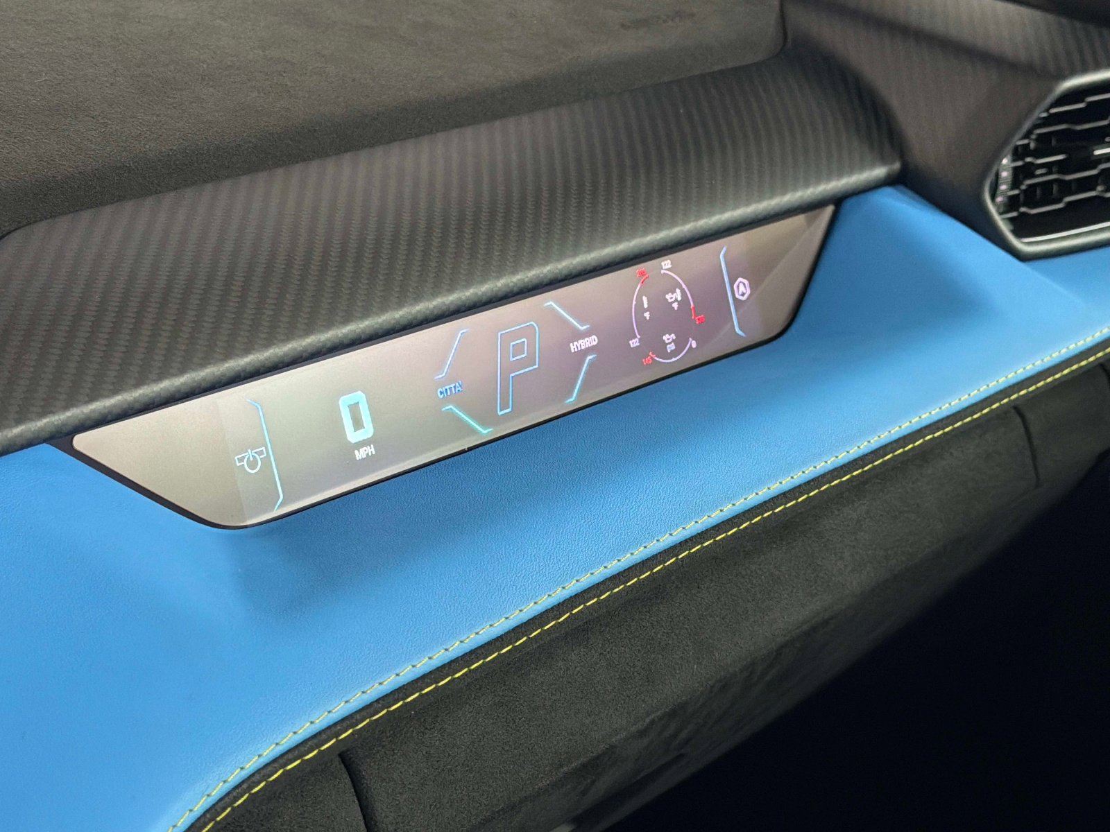 Used 2025 Lamborghini Revuelto image 39