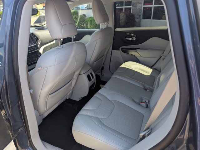 Used 2019 Jeep Cherokee Limited AWD/4WD image 24