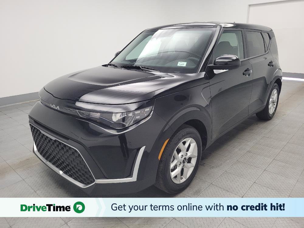 Used 2025 Kia Soul LX FWD image 1