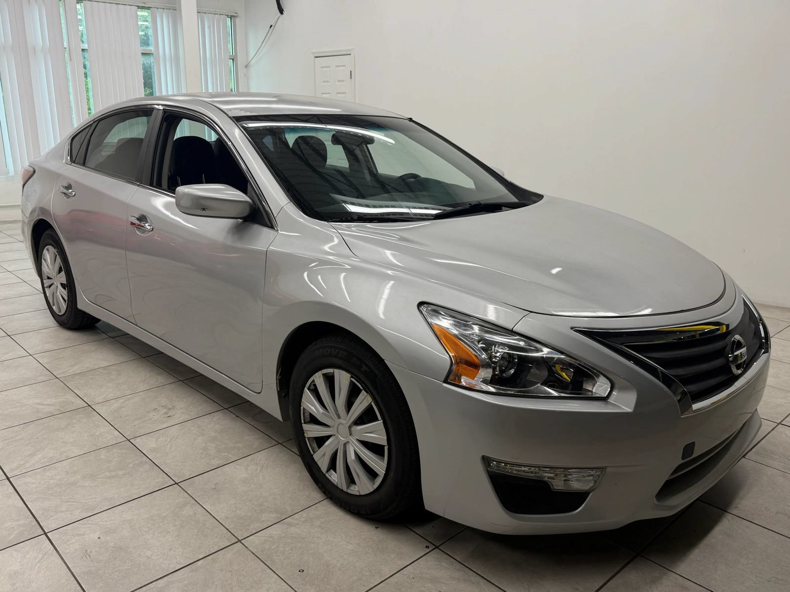 Used 2015 Nissan Altima 2.5 S w/ Power Driver Seat Package FWD image 1