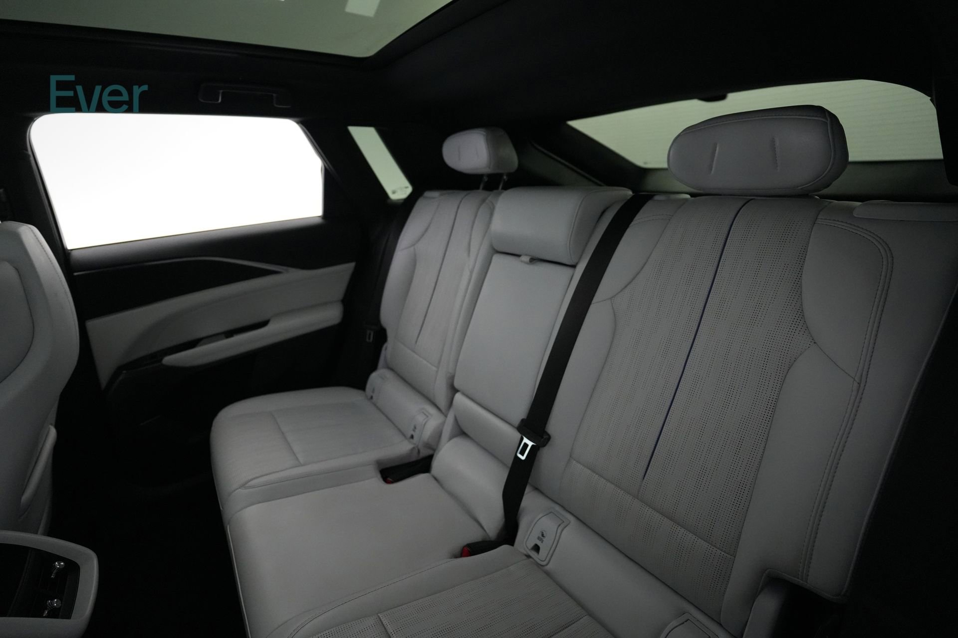 Used 2024 Cadillac Lyriq Luxury RWD image 24