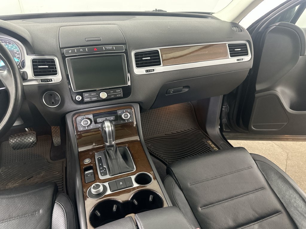 Used 2016 Volkswagen Touareg VR6 AWD/4WD image 20