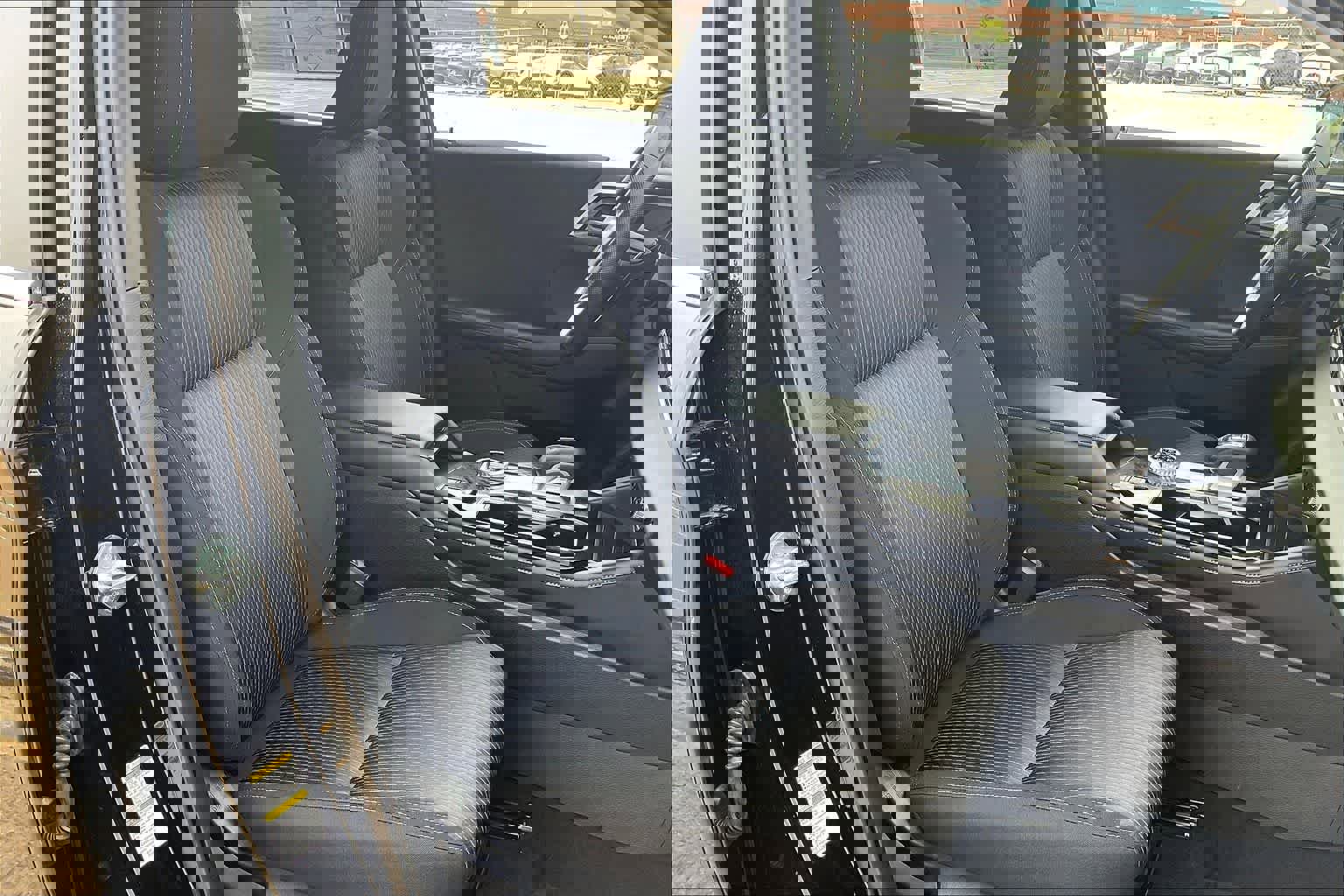 Used 2025 Mitsubishi Outlander ES image 13