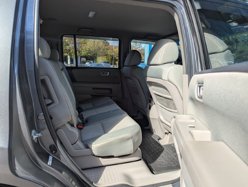 Used 2010 Honda Pilot LX image 34