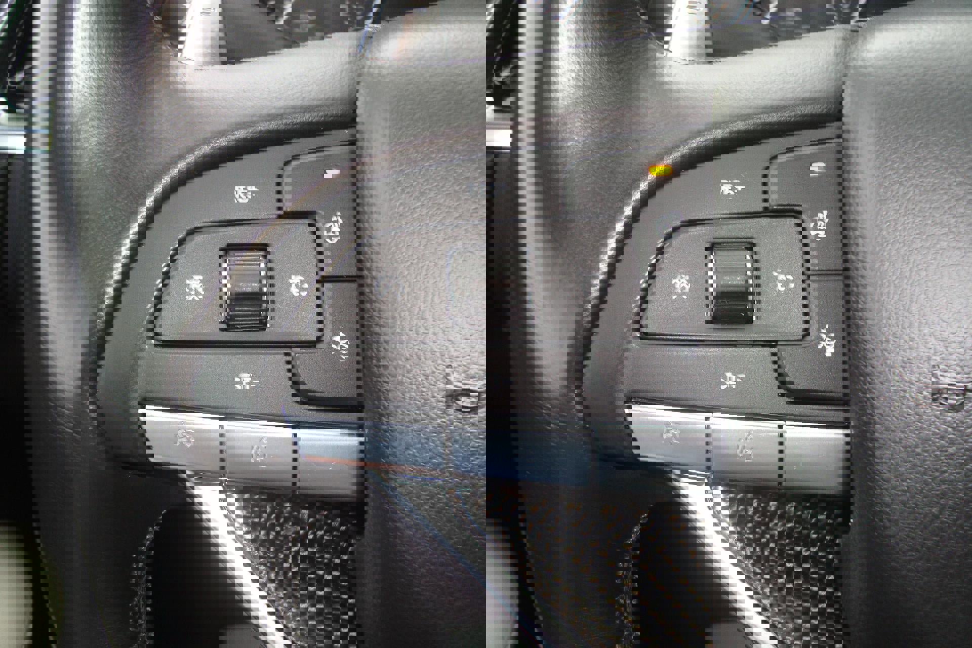 Used 2023 Cadillac XT6 Sport image 13