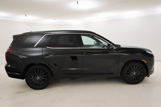 Used 2024 Hyundai Palisade Calligraphy image 2