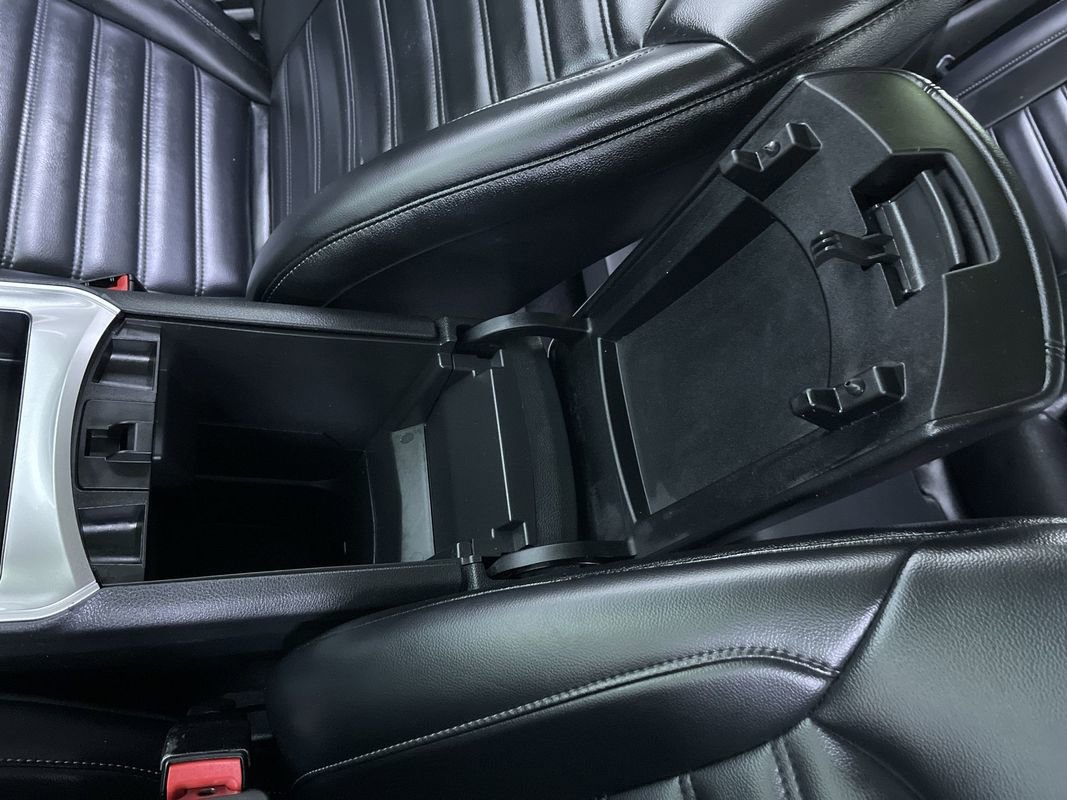 Used 2024 Ford Edge SEL image 25