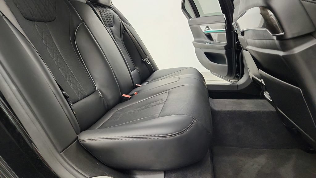 Used 2018 BMW 750i xDrive AWD/4WD image 37