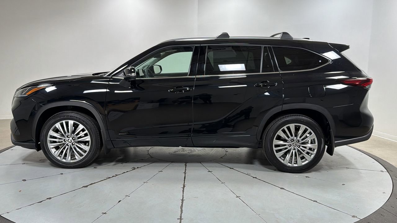 Certified 2026 Toyota Highlander Platinum image 8